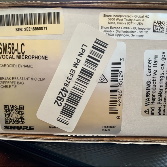 Shure SM58 Silver and Black Microphone - Picture 4 of 5